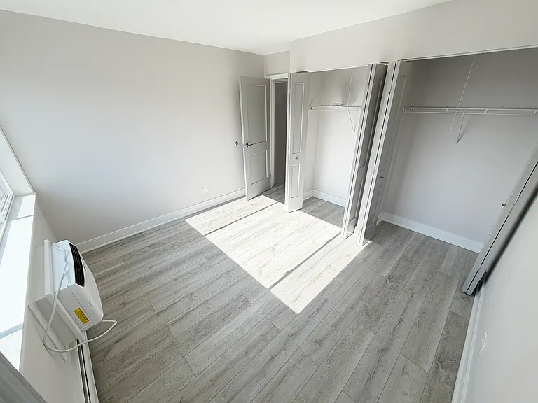 8352 W Catherine Ave #525 — Photo 9