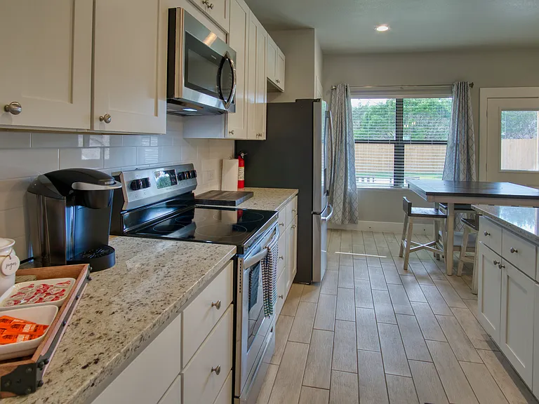 1247 Greenhill Dr — Photo 21