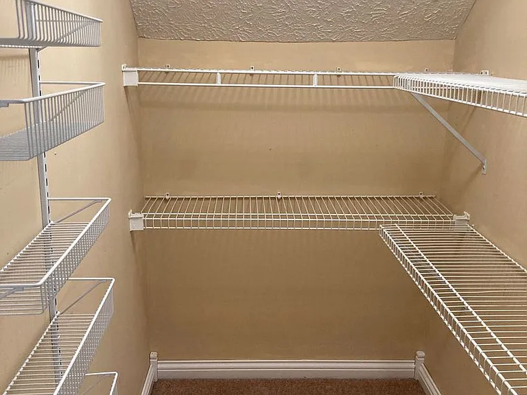 121 Chevy Chase Pl — Photo 12