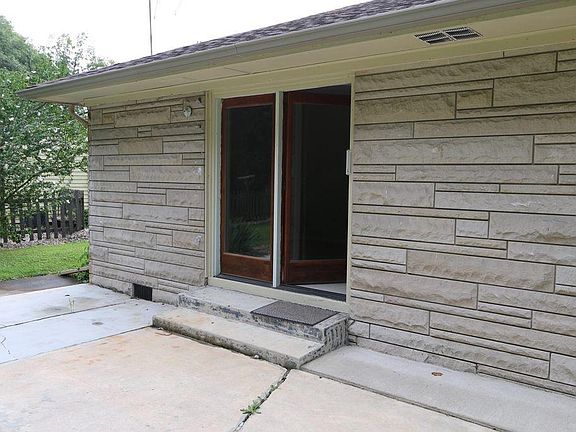 door leading to Family Room