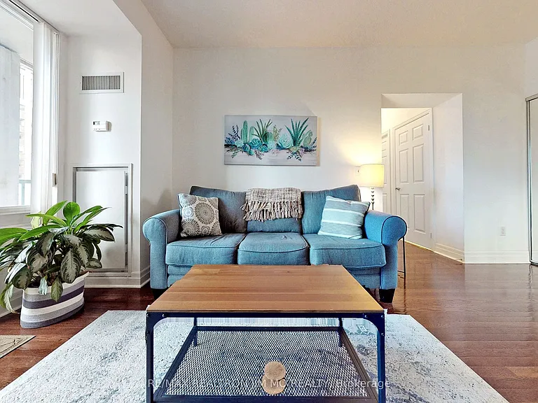 35 Balmuto St #1602 — Photo 3