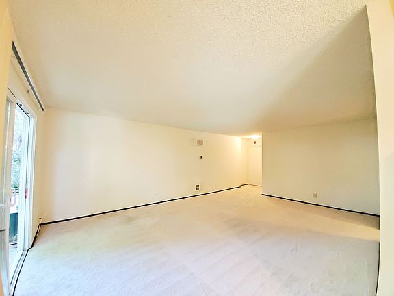 5th image of 819 N Humboldt St APT 202