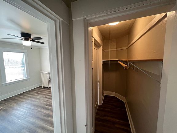 4th image of 1305 E Denny Way #110
