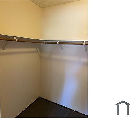 3rd image of 1569 Ivycreek Cir