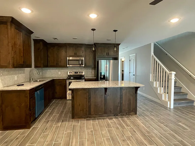 1042 Sheldon Dr #A — Photo 3