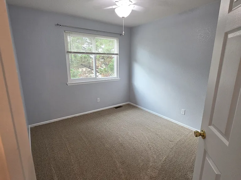 1117 S Ventura Cir #C — Photo 16