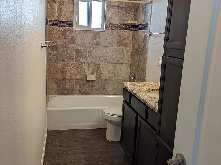 245 Geronimo Ln N #C — Photo 4