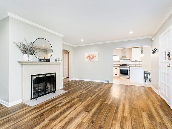 5th image of 6481 N Park Ave