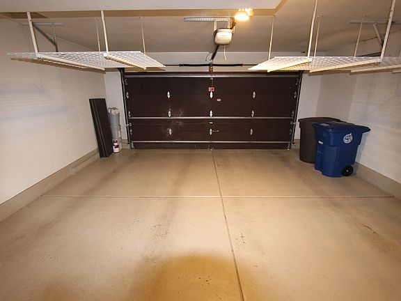 Attatched 2-Car Garage