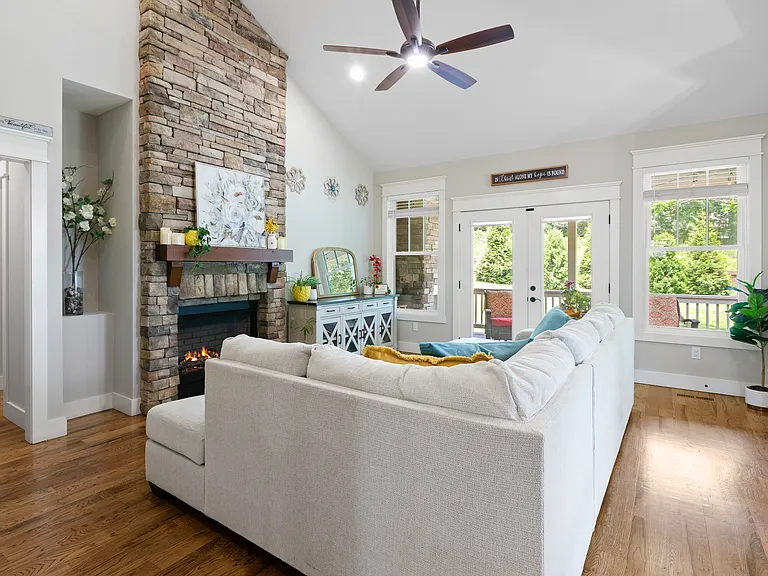 179 Barnrock Dr — Photo 11