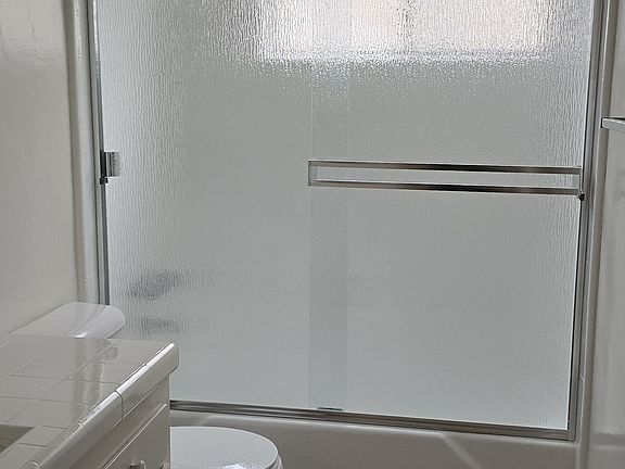 4th image of 3610 Emerald St #9