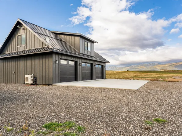 1013 Majestic Pine Pl, Stevensville, MT 59870