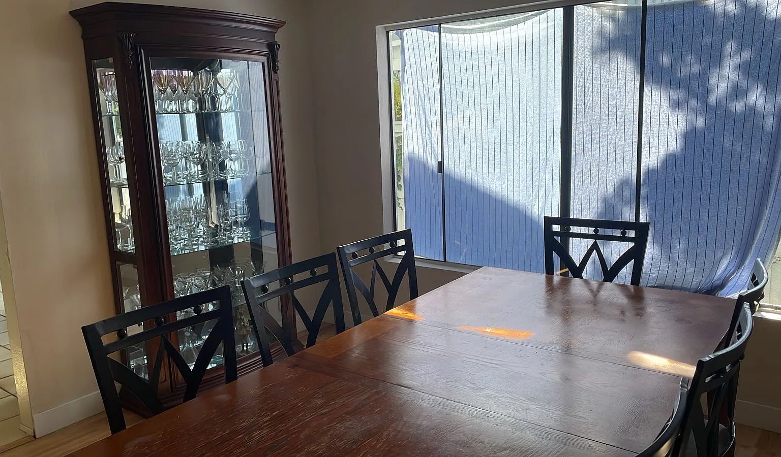 3 bed, 2.5 bath, 1500 sqft, $5,945 — Photo 4