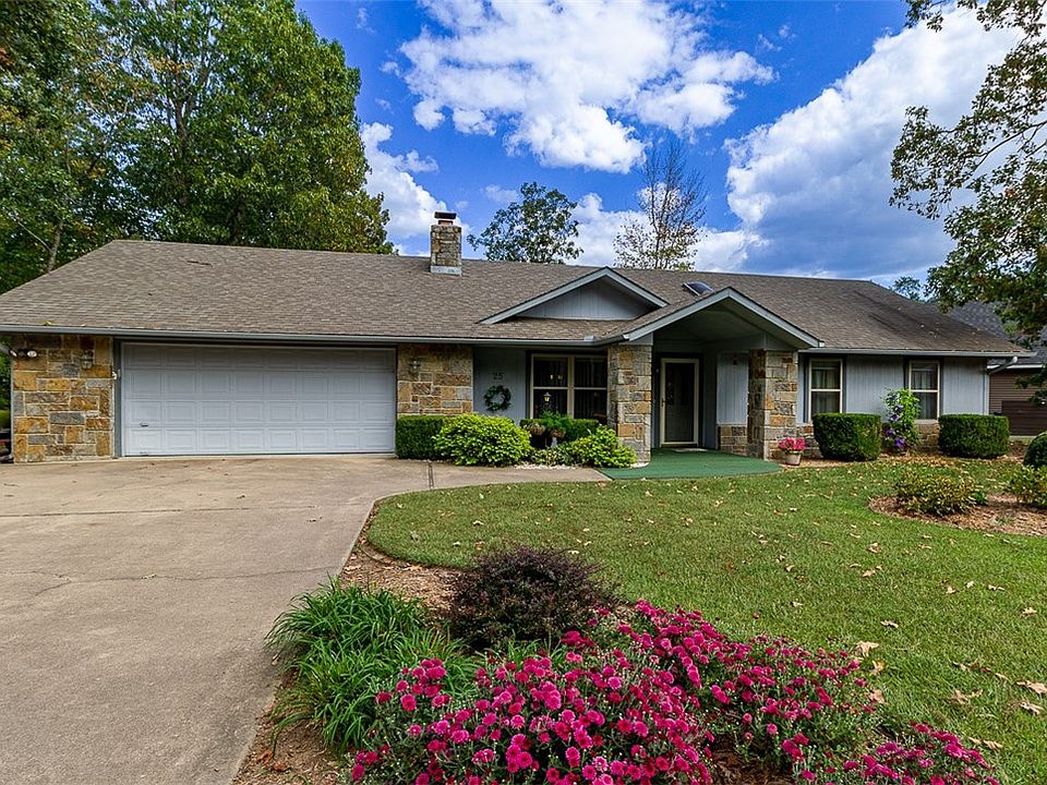 1st image of 25 Saint Andrews Dr