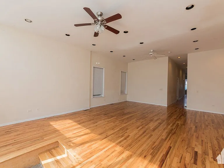 2454 N Southport Ave #1F — Photo 3