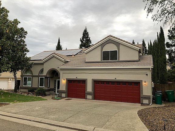 2nd image of 1067 Crestline Cir