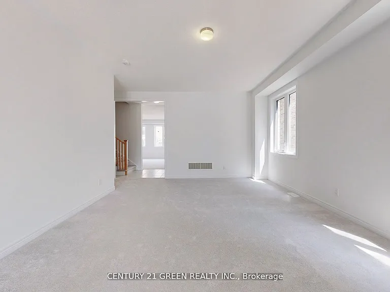 1000 Andrew Murdoch St — Photo 6