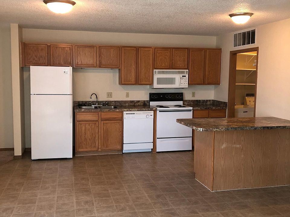 1st image of 407 Belisle St