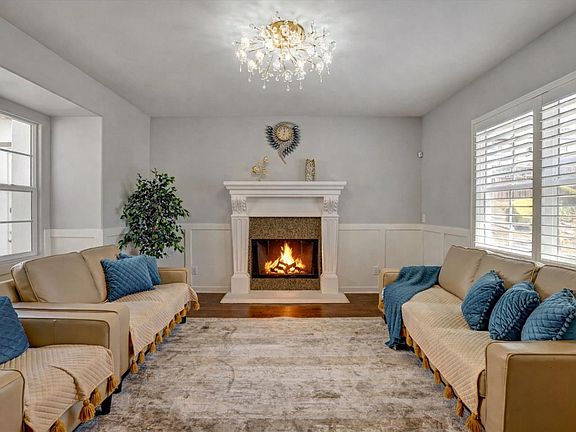 3rd image of 233 Snowdrop Ct