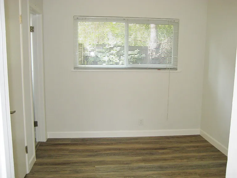351 Chestnut Ave — Photo 13