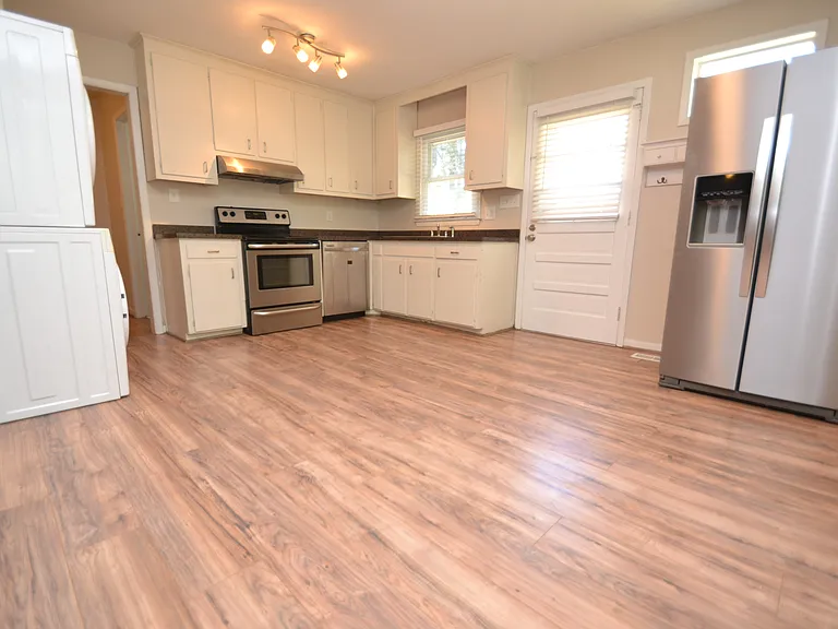 5133 Lundy Dr — Photo 8