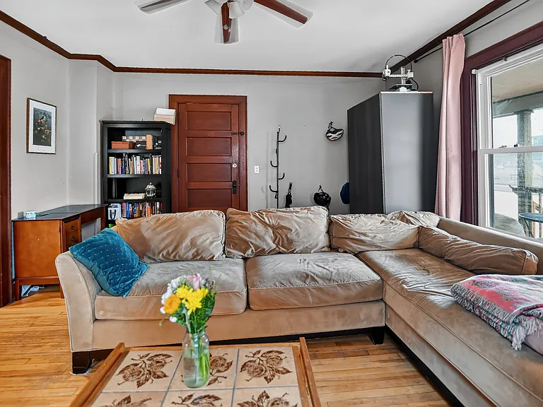 820 E Dayton St #1 — Photo 2