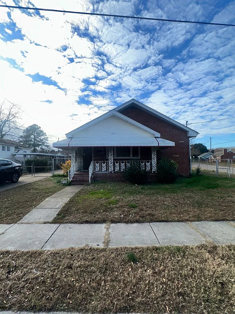 Home Available Right Before the Holidays! — Photo 1
