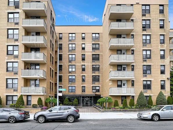 200 Corbin Pl APT 2J, Brooklyn, NY 11235