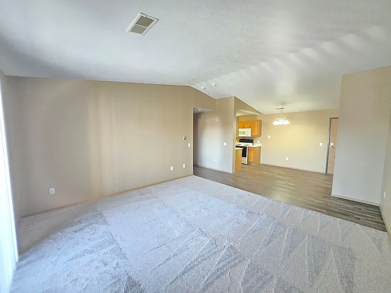 Prairie Gardens Apartments — Photo 23