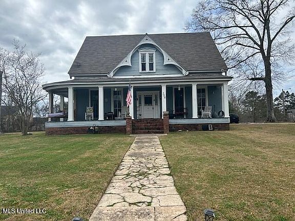 2nd image of 588 Union St