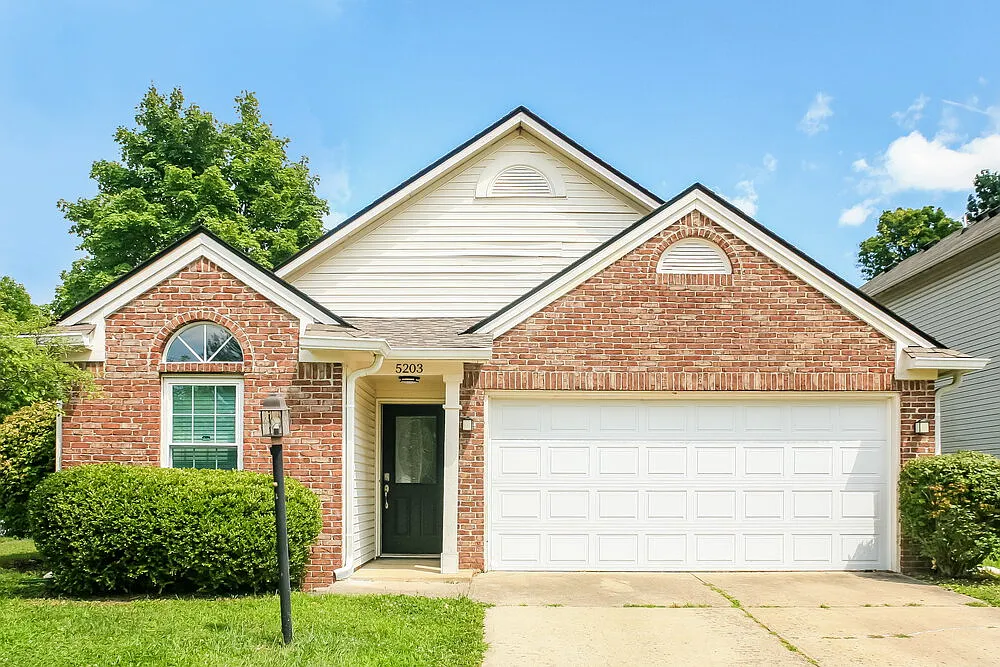 3 bed, 2.0 bath, 1240 sqft, $1,860 — Photo 1