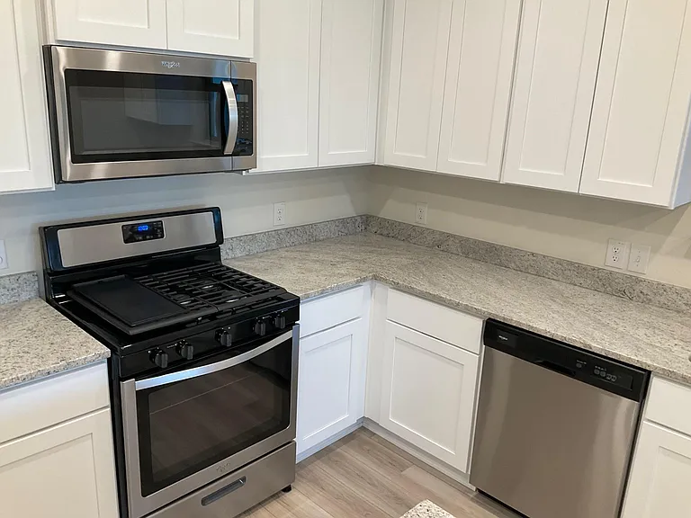 327 Stone Ct — Photo 8