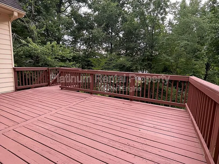 870 Ingleside Dr — Photo 33