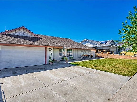 3rd image of 6160 Blythe St
