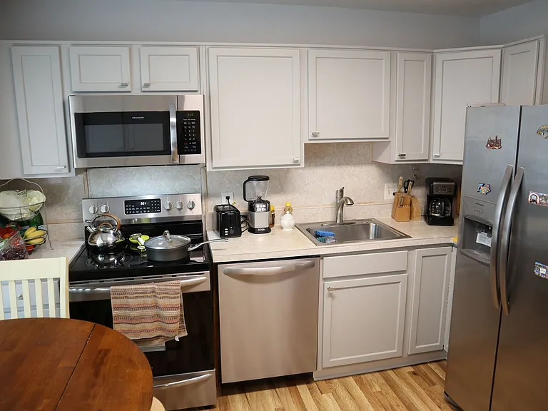 10951 Amherst Ave — Photo 5
