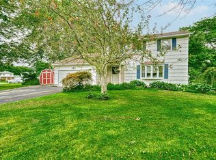 1339 Robin Hood Ln, Webster, NY 14580