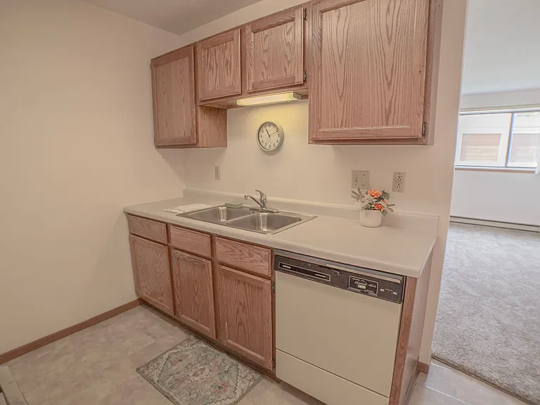 Citi Park Apartments — Photo 15