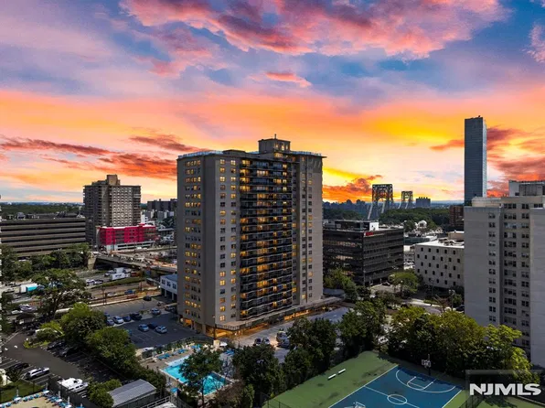 2077 Center Avenue #11H, Fort Lee, NJ 07024