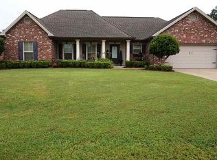 425 Sugar Cane St, Houma, LA 70364