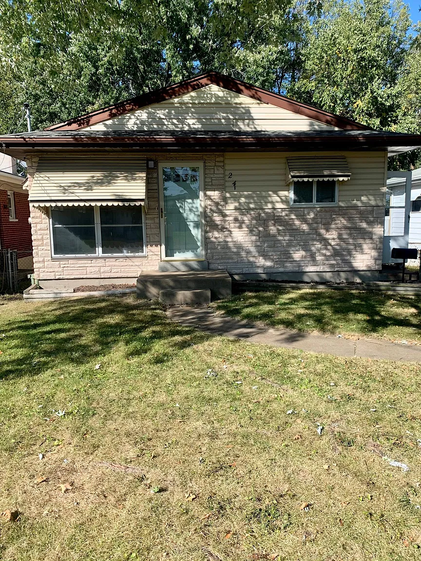 241 Deane Ct photo 1
