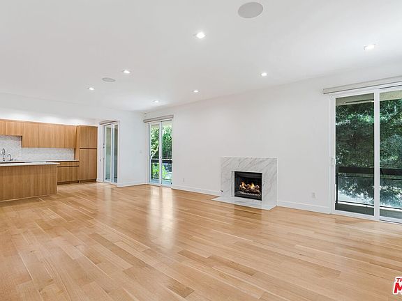 2nd image of 723 Westmount Dr APT 106