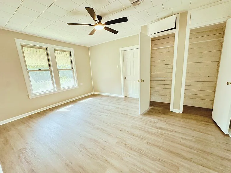 1016 Sulphur Springs Rd — Photo 13