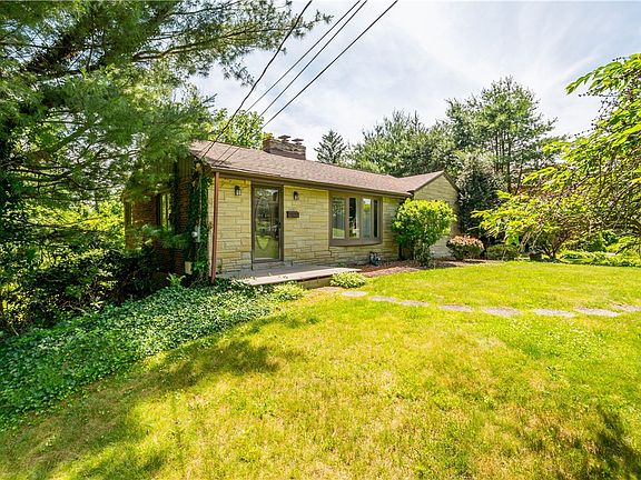 3rd image of 3229 Arapahoe Rd
