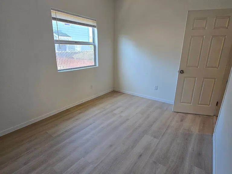 448 2nd St — Photo 7