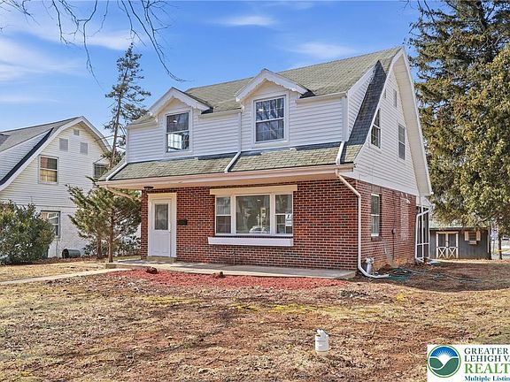 2nd image of 935 Buttonwood St