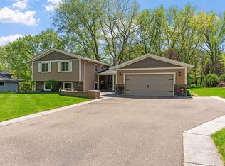 16520 Lake Ridge Dr, Maple Grove, MN 55311