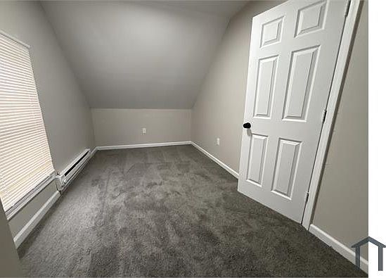 3rd image of 10905 Elmwood Ave