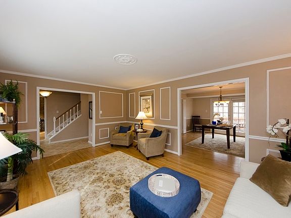 4th image of 4309 Dahill Pl