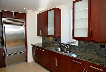 Rented by Beekman Regent Leasing 