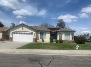 748 W Redwood St, Hanford, CA 93230